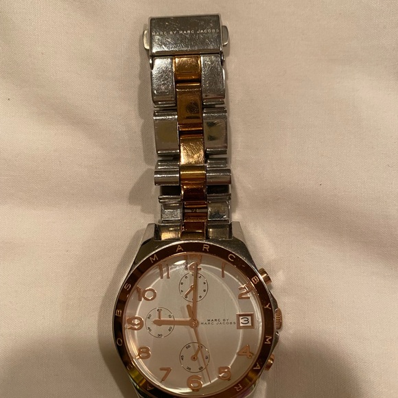 Marc Jacobs silver and gold women’s watch - Picture 3 of 3